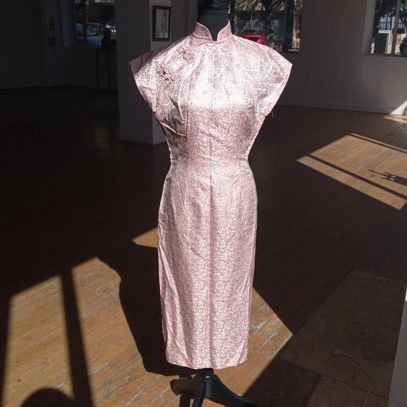 Handcrafted two-tone pink floral satin Sheen dress - Picture 13 of 13